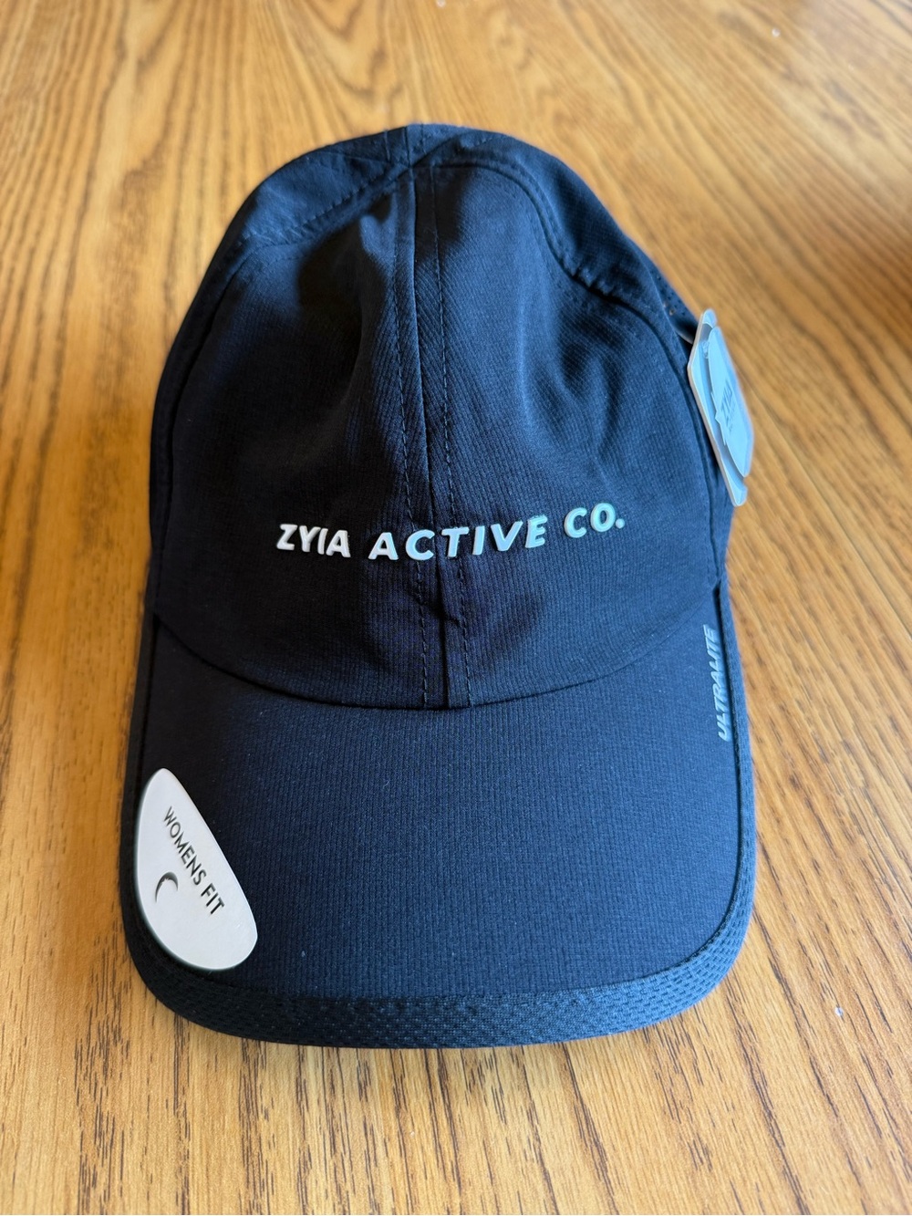 ZYIA Black Ultralite Active Cap